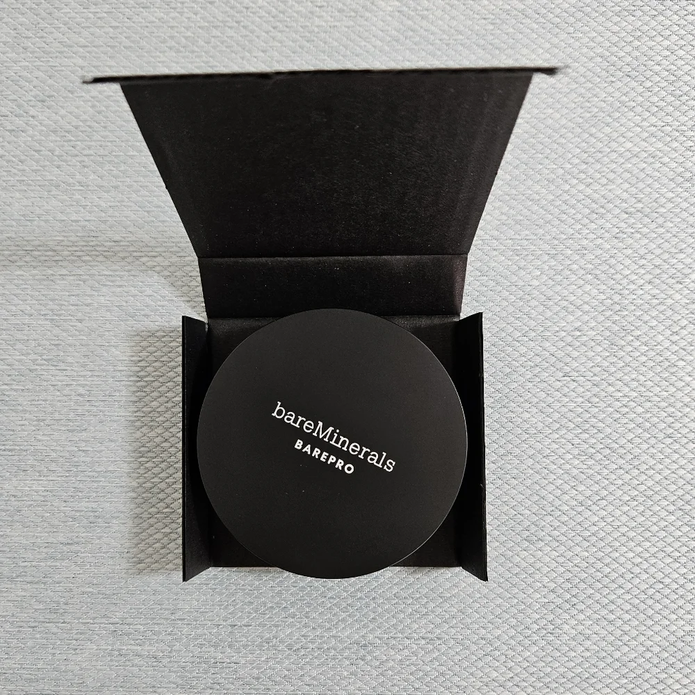 bareMinerals NIB BAREPRO Skin Perfecting 16HR Powder Foundation Light 20 Neutral